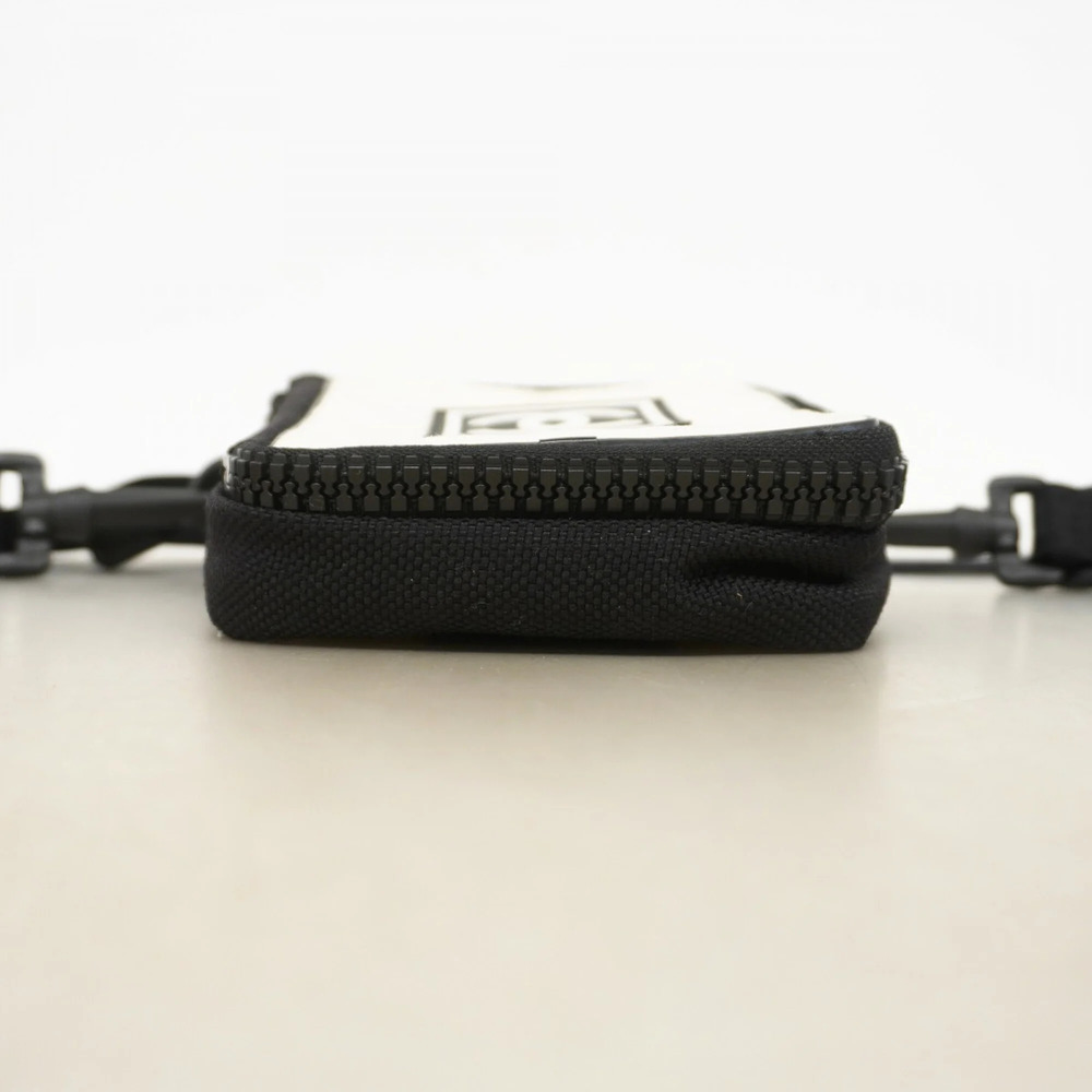 CHANEL Black Shoulder Bag - Picture 3 of 10